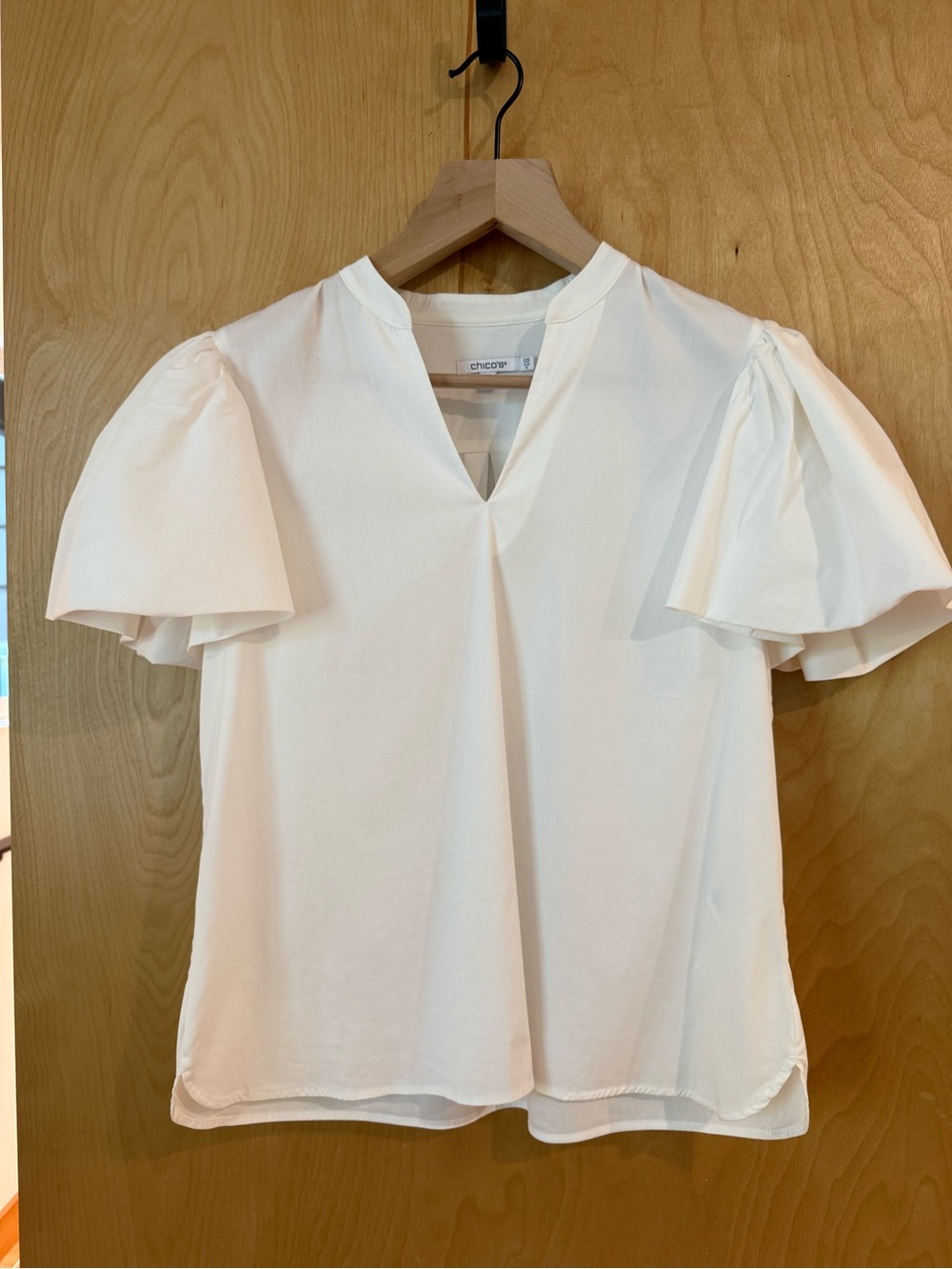 Chico's white puff-Sleeve V-Neck summer Blouse
